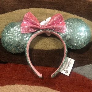 ***SOLD NWT Disney Teal & Pink Minnie Ears SOLD***